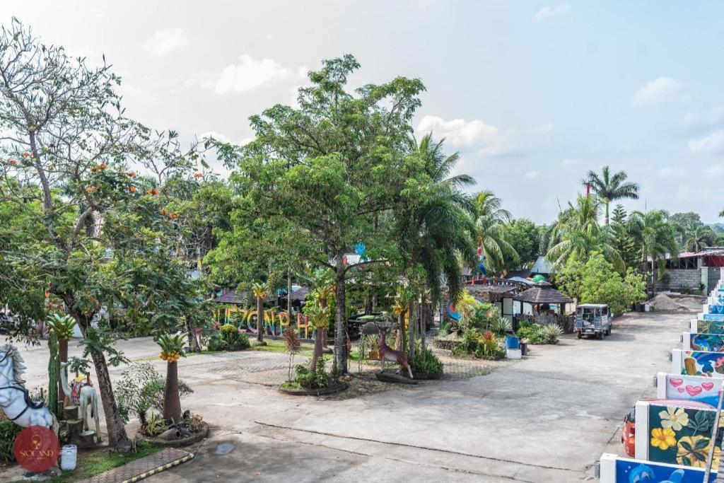 Quezon Premier Hotel - Candelaria Candelaria  Exterior photo